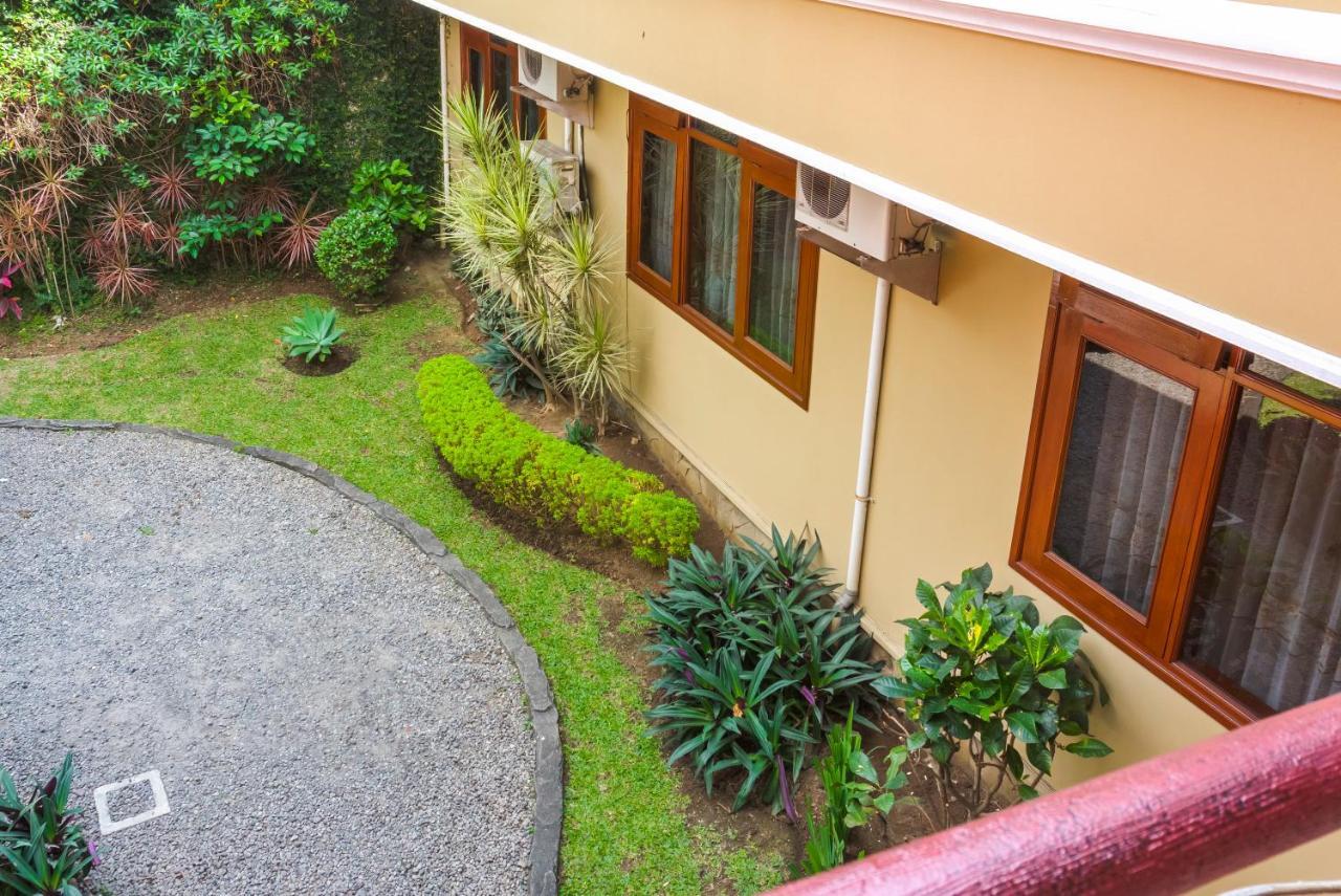 Reddoorz Plus Near Brawijaya Museum Malang Exterior foto