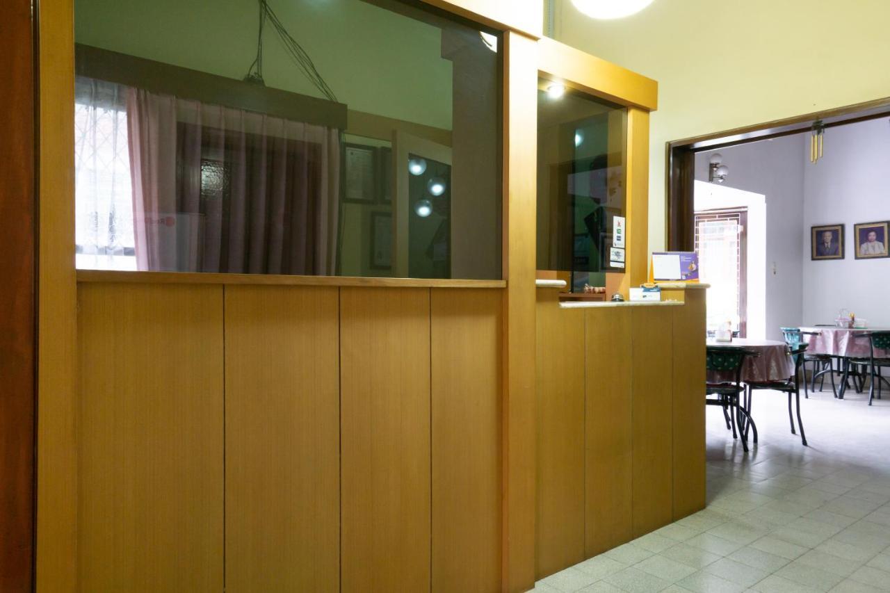 Reddoorz Plus Near Brawijaya Museum Malang Exterior foto